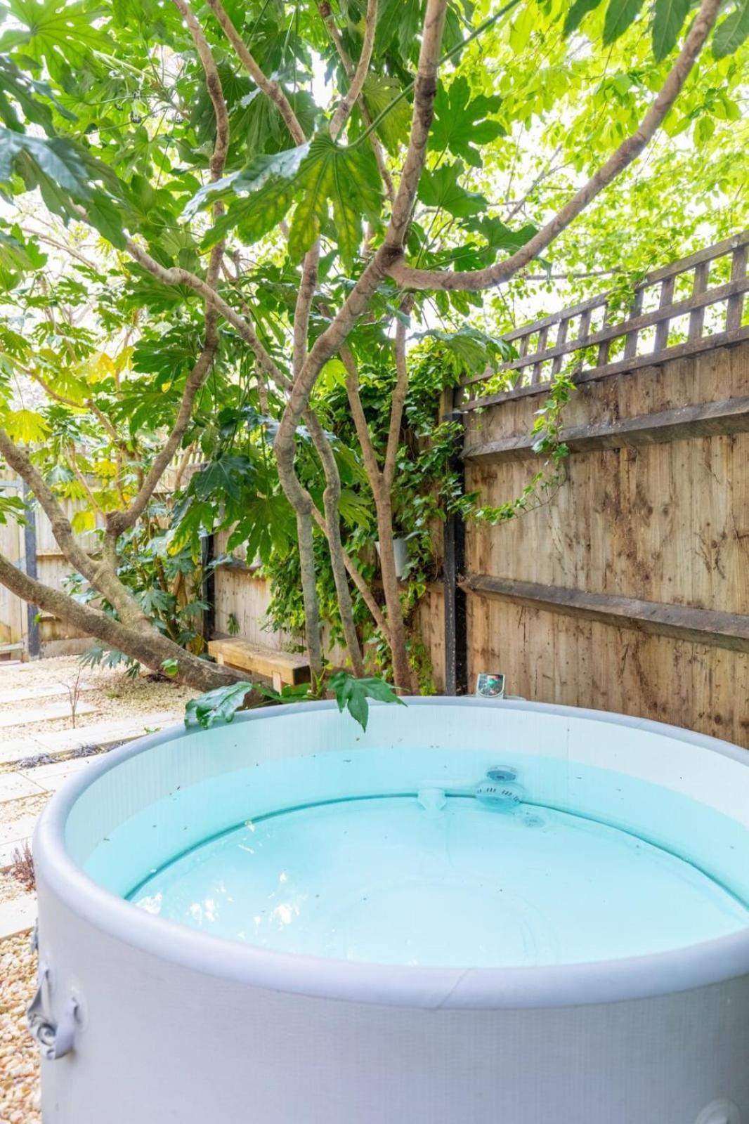 Appartamento Chic 1bd Maisonette Whot Tub King's Cross! Londra