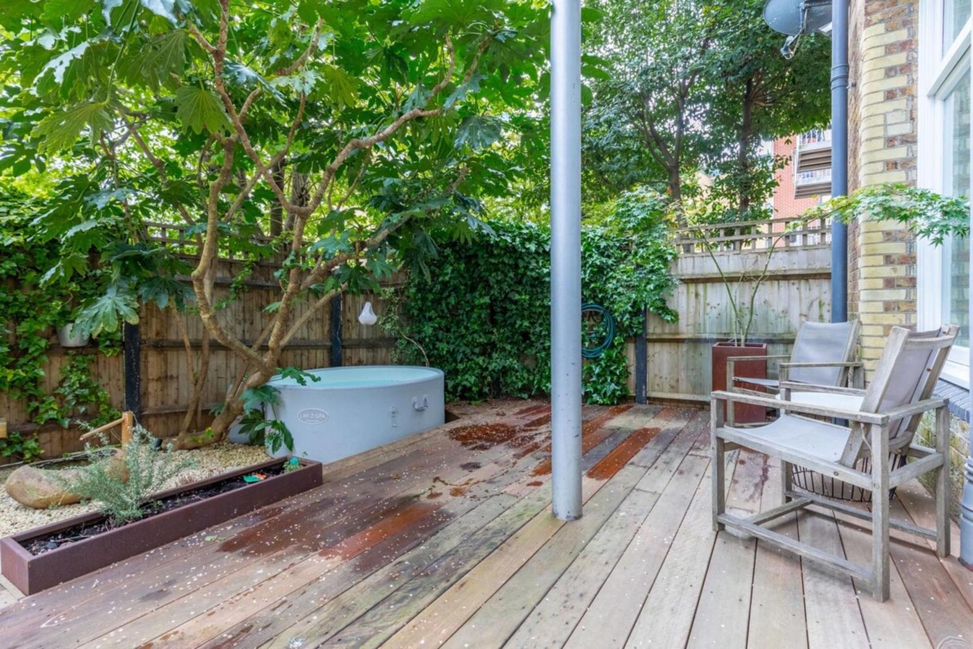 Appartamento Chic 1bd Maisonette Whot Tub King's Cross! Londra